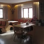 Gaestehaus Lackner Bed & Breakfast 3*