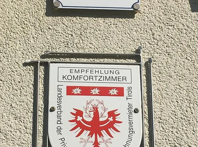 Gaestehaus Lackner Bed and Breakfast Oberau