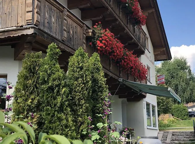 Gaestehaus Lackner Bed and Breakfast