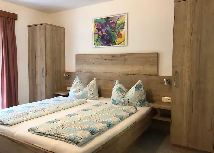 Gaestehaus Lackner Bed and Breakfast